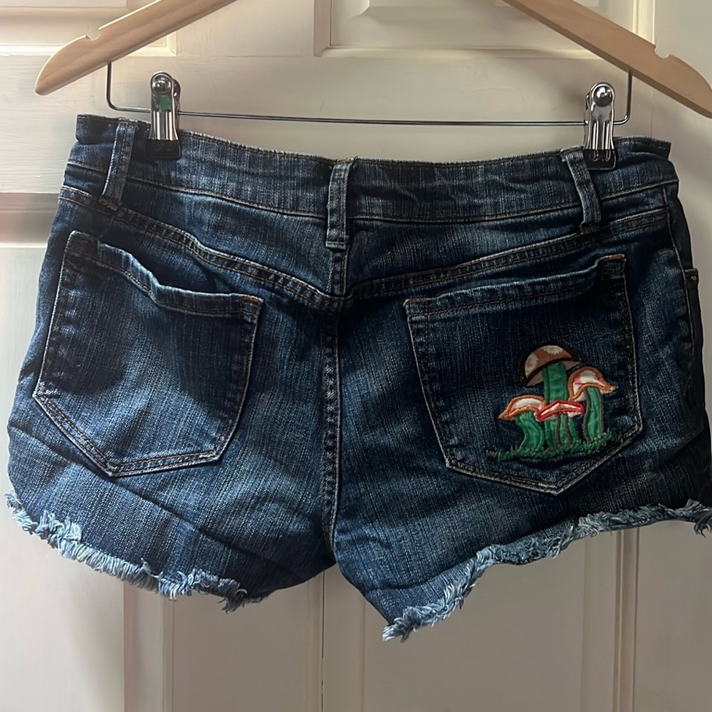 Silence & Noise Women's Jean Shorts with Mushroom
Patch